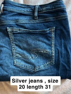 Silver Jeans Women’s Boot Cut Jeans in Dark Blue Wash